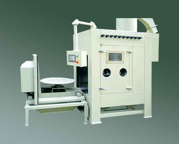 石英坩堝專用噴砂機，電動轉(zhuǎn)臺自動噴砂機-該機工作方式及性能描述：1、將工件安放在自動臺車轉(zhuǎn)盤上；2、工件臺車由電機帶動自動往復(fù)運行；3、轉(zhuǎn)盤由檔···