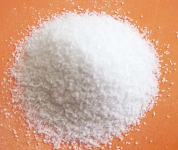 騰博機(jī)械磨料——白剛玉-磨料簡介 白剛玉以工業(yè)氧化鋁粉為原料，于電弧中經(jīng)2000度以上高溫熔煉后冷卻制成，經(jīng)粉碎 整形，磁選去鐵，···