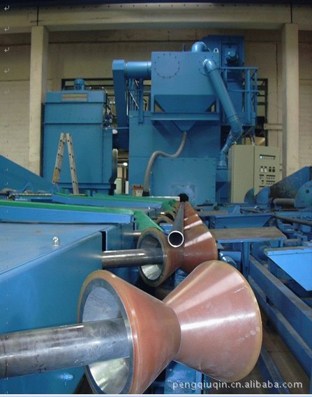 鋼管外壁拋丸機-拋丸設備特點 通寶拋丸機械廠生產(chǎn)的鋼管外壁拋丸機適用于各種尺寸類型鋼管的表面處理與強化。經(jīng)過清理后的鋼···