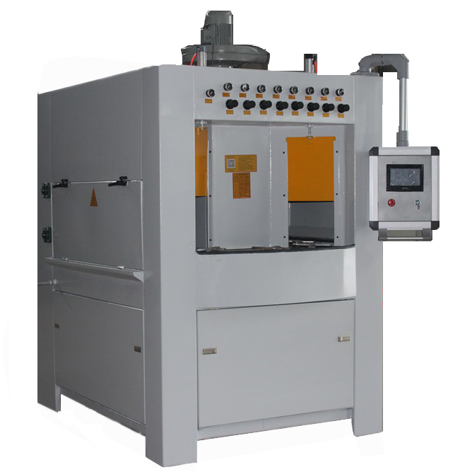 自動(dòng)液體轉(zhuǎn)盤噴砂機(jī)，杭州轉(zhuǎn)盤液體噴砂機(jī)-工作原理：本機(jī)大轉(zhuǎn)盤間歇回轉(zhuǎn)，小轉(zhuǎn)盤公轉(zhuǎn)，可多工位同時(shí)加工；采用水砂混合噴砂，即利用壓縮空氣及水泵動(dòng)···